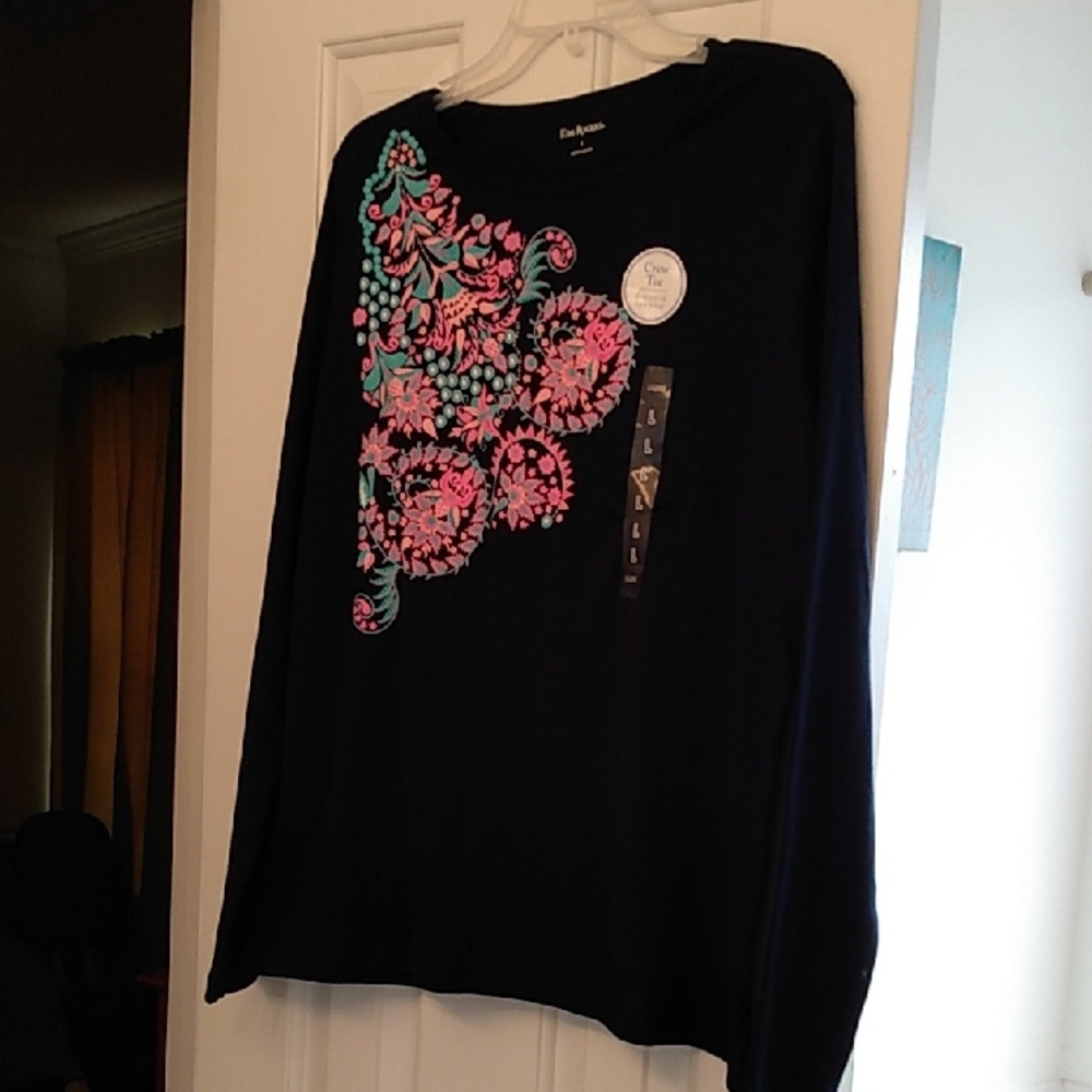 Long Sleeve Top with Pink and Blue Floral Design - Picture 4 of 9